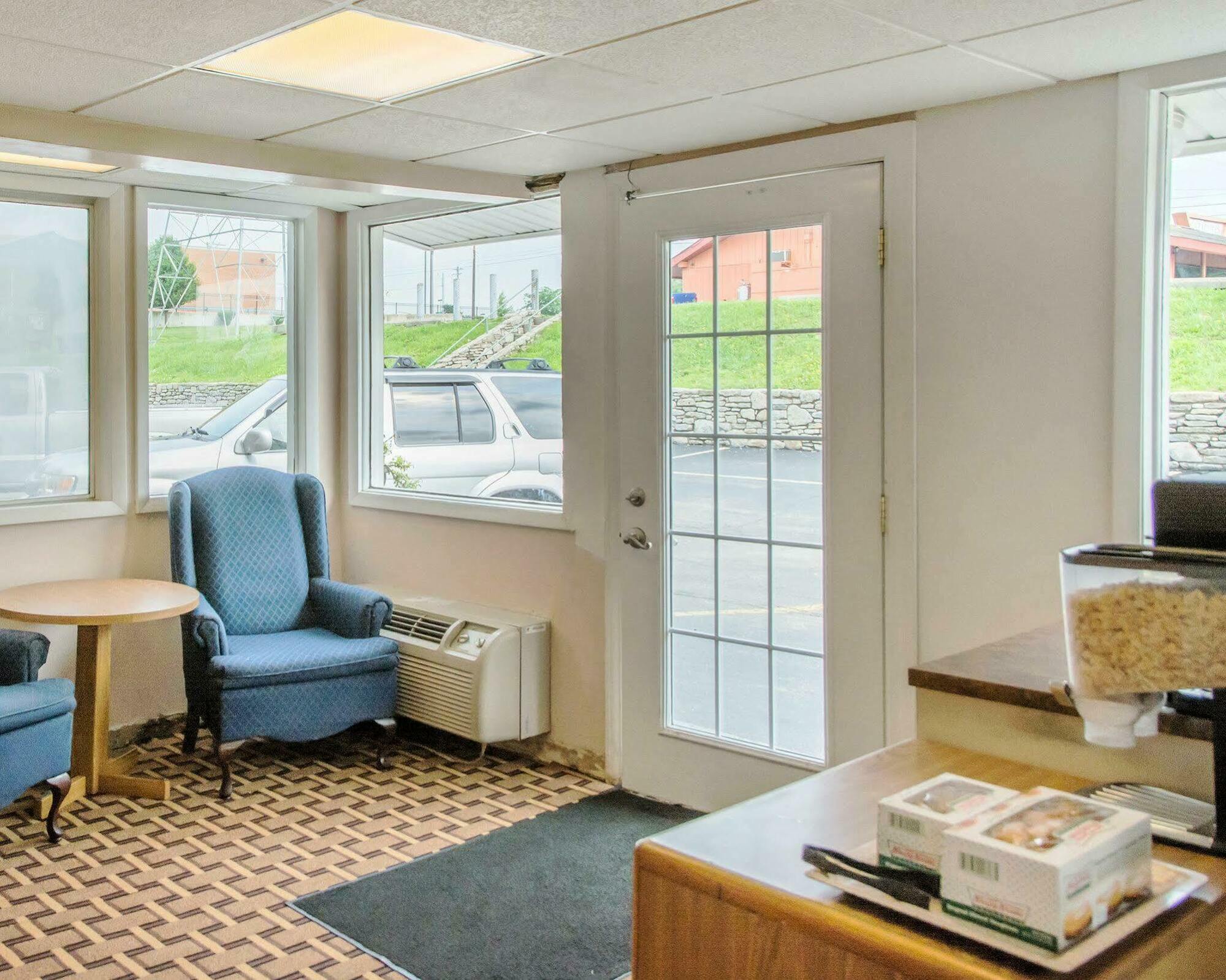 Econo Lodge Franklin Zewnętrze zdjęcie
